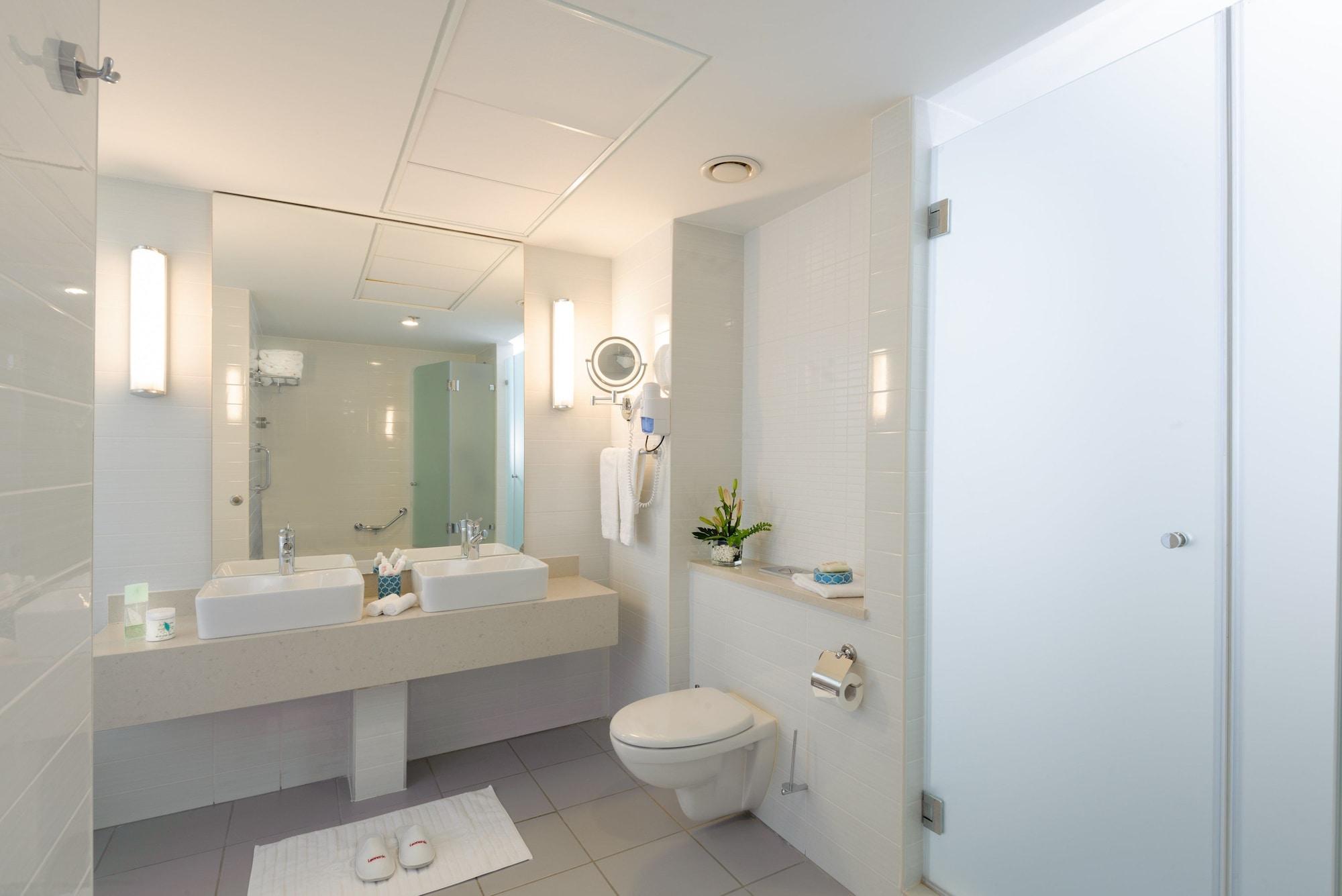 Hotel Leonardo Plaza Ashdod Esterno foto