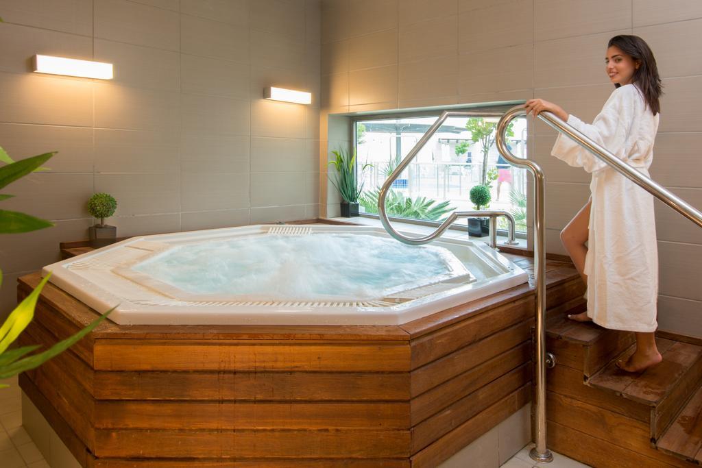 Hotel Leonardo Plaza Ashdod Esterno foto