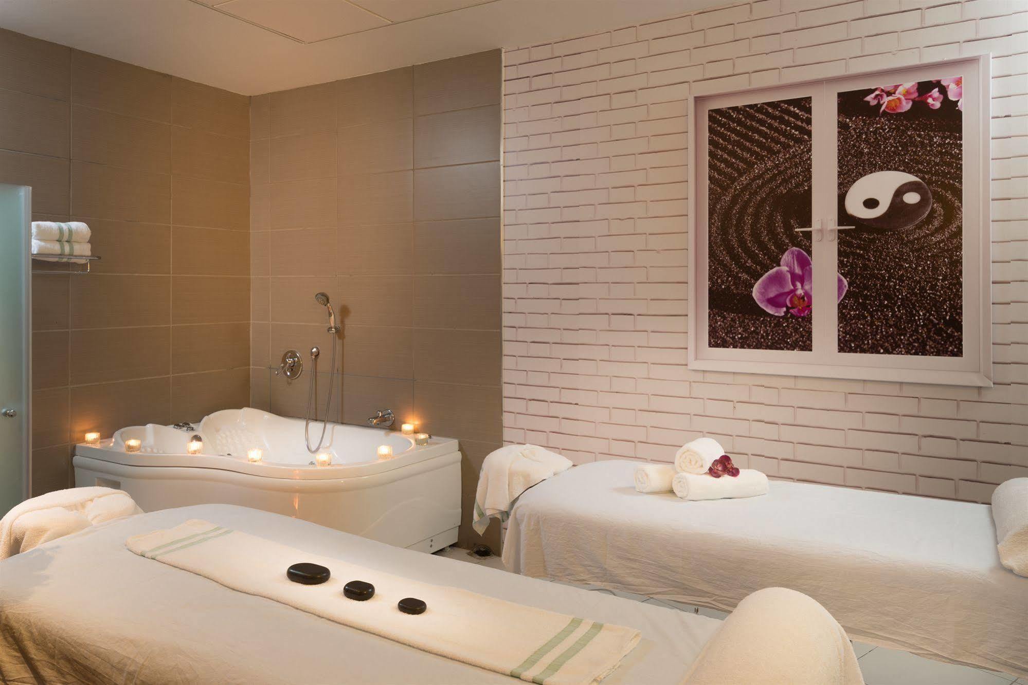 Hotel Leonardo Plaza Ashdod Esterno foto